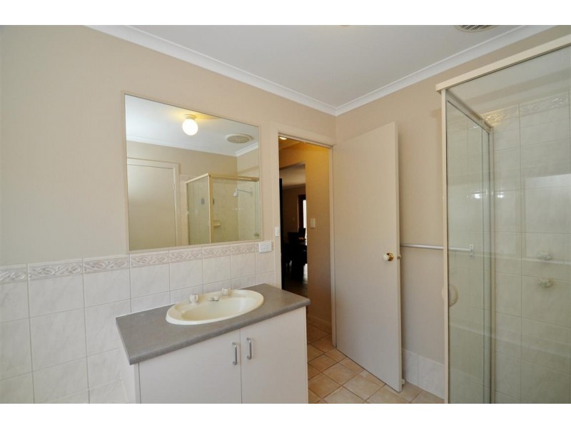 7 Perin Avenue, Woodcroft SA 5162