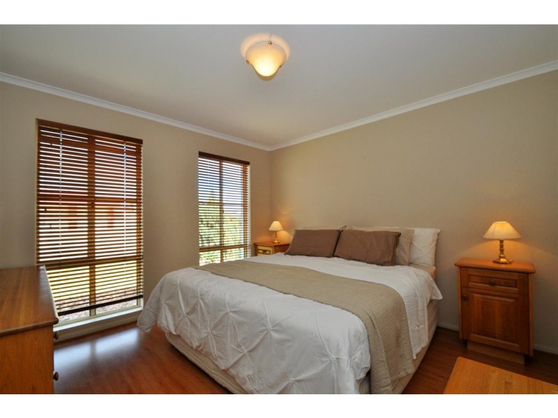 7 Perin Avenue, Woodcroft SA 5162