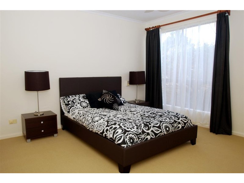 4 Scullin Crescent, Trott Park SA 5158