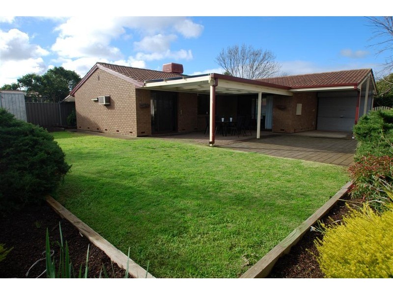 4 Scullin Crescent, Trott Park SA 5158