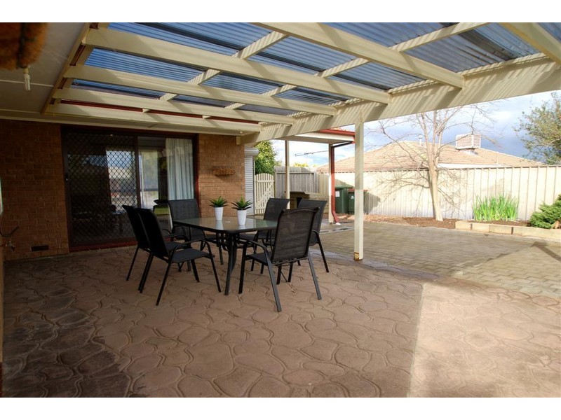 4 Scullin Crescent, Trott Park SA 5158