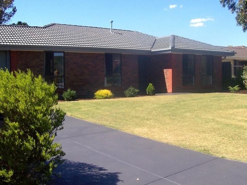 8 Banks Road, Woodcroft SA 5162