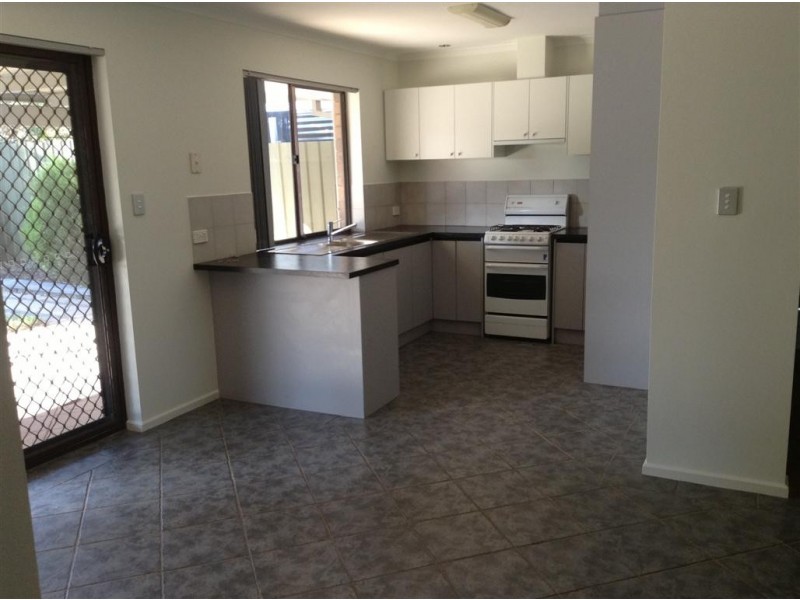 8 Banks Road, Woodcroft SA 5162