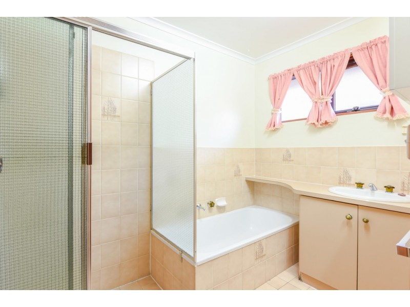 22 Paragon Avenue, Aberfoyle Park SA 5159