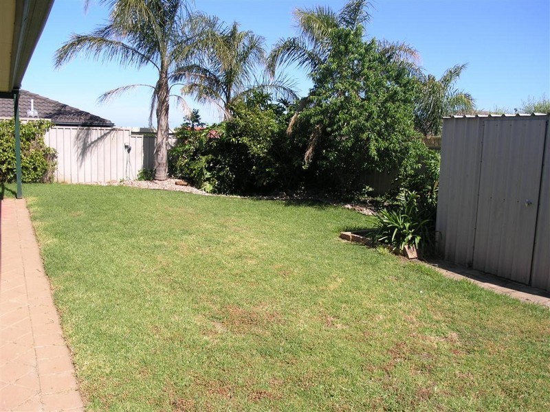 45 Shillabeer Crescent, Woodcroft SA 5162