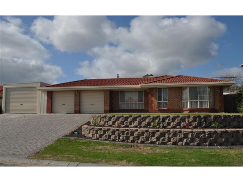 4 Sandalwood Grove, Woodcroft SA 5162