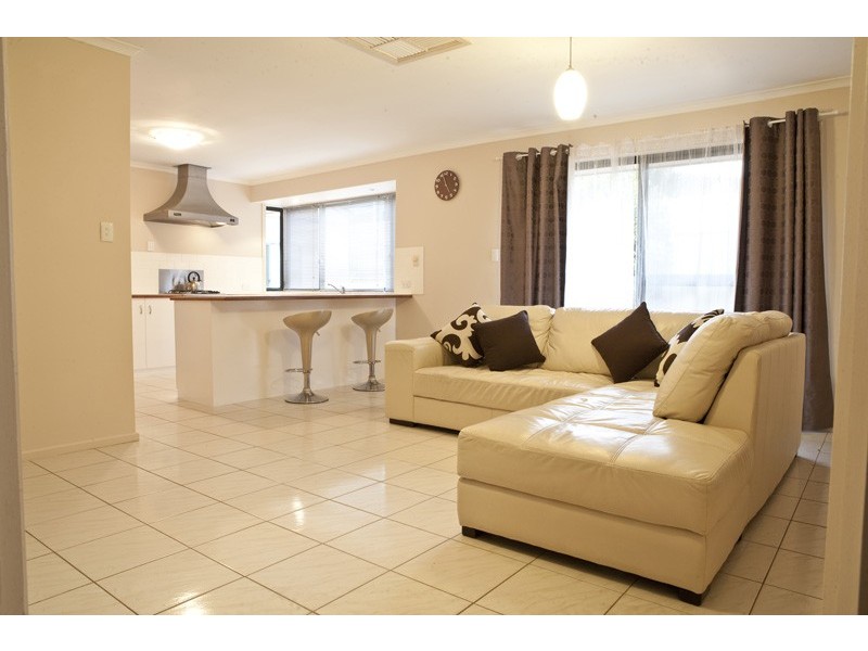 1 Bass Court, Woodcroft SA 5162