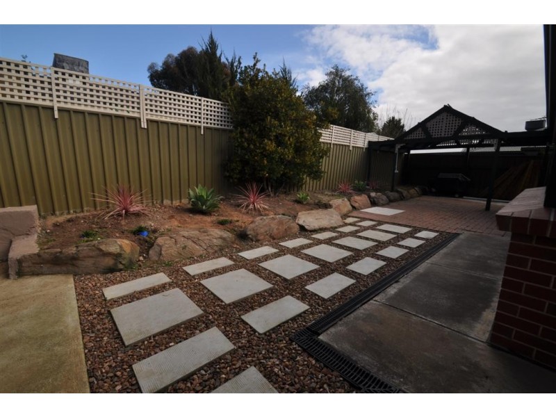 1 Bass Court, Woodcroft SA 5162