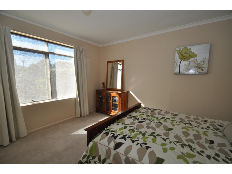 1 Bass Court, Woodcroft SA 5162