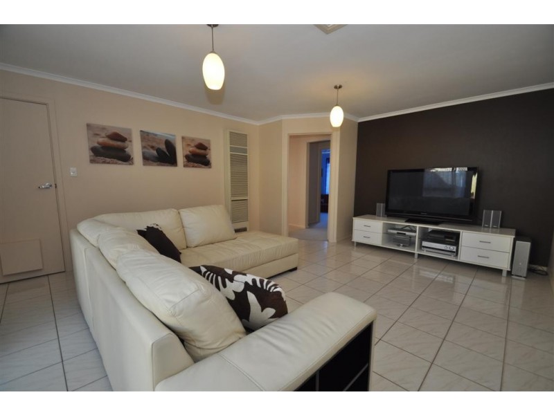 1 Bass Court, Woodcroft SA 5162