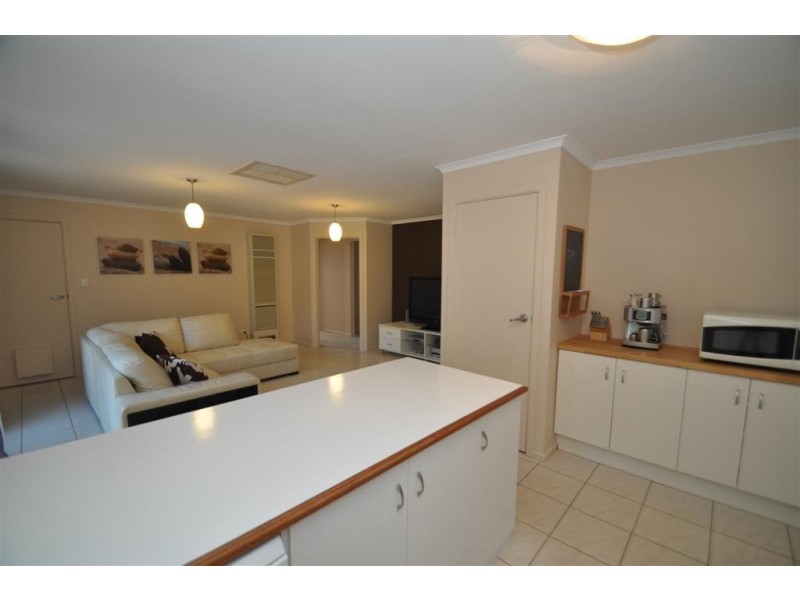 1 Bass Court, Woodcroft SA 5162