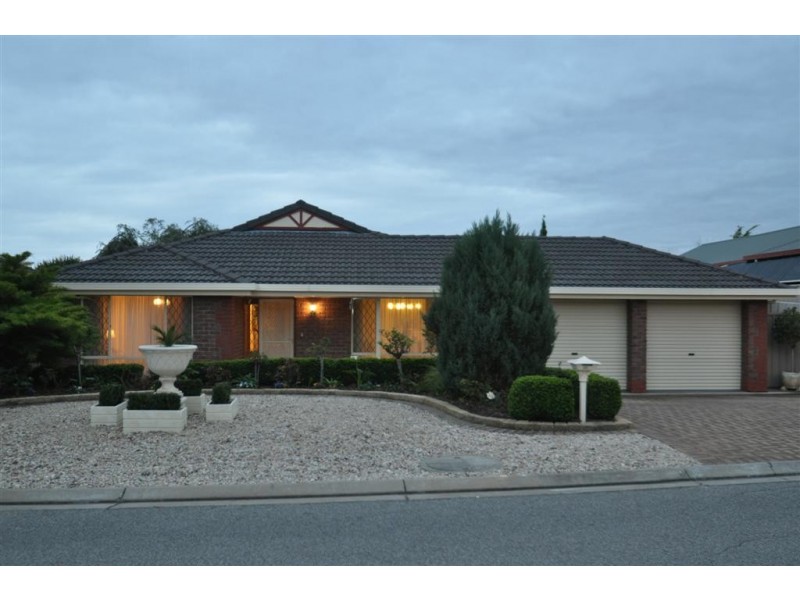 25 Dorrien Avenue, Woodcroft SA 5162