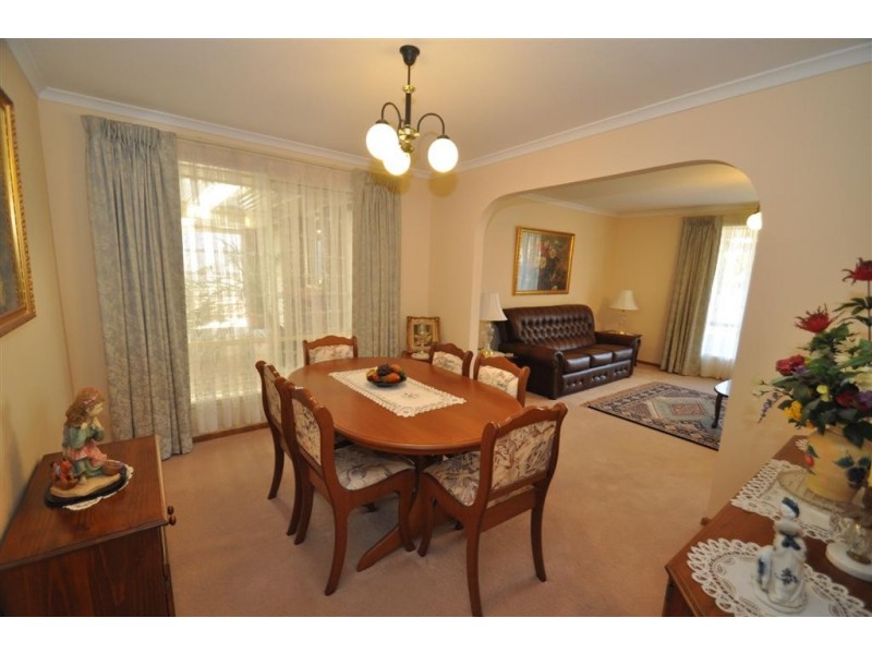 25 Dorrien Avenue, Woodcroft SA 5162