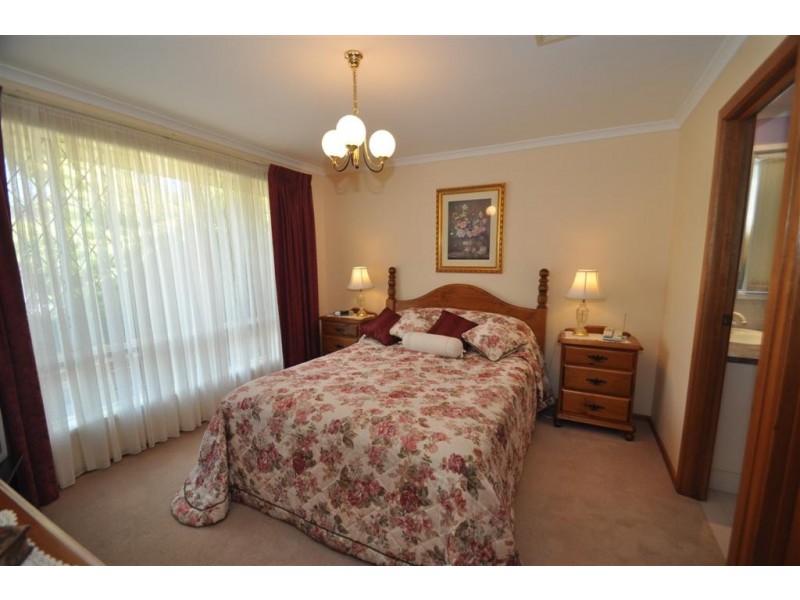 25 Dorrien Avenue, Woodcroft SA 5162