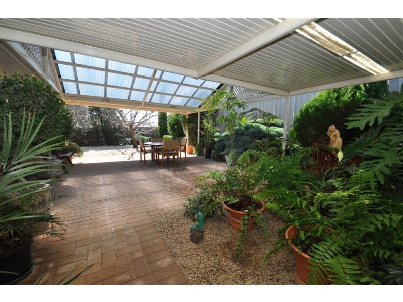 25 Dorrien Avenue, Woodcroft SA 5162