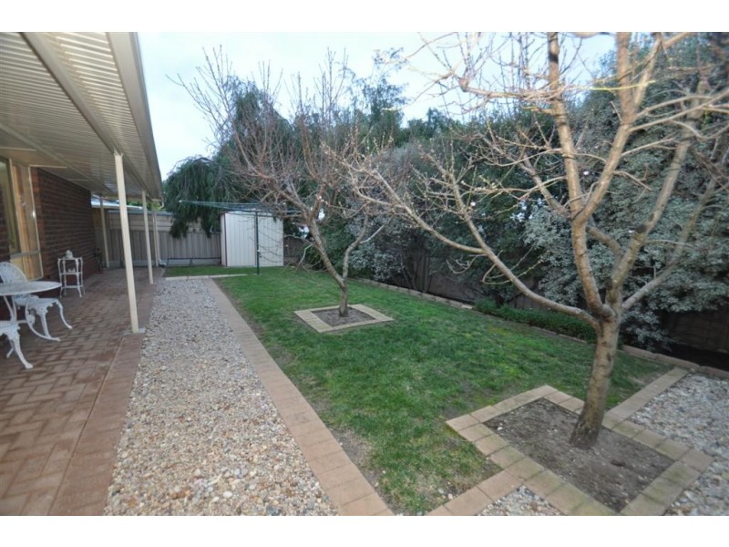 25 Dorrien Avenue, Woodcroft SA 5162