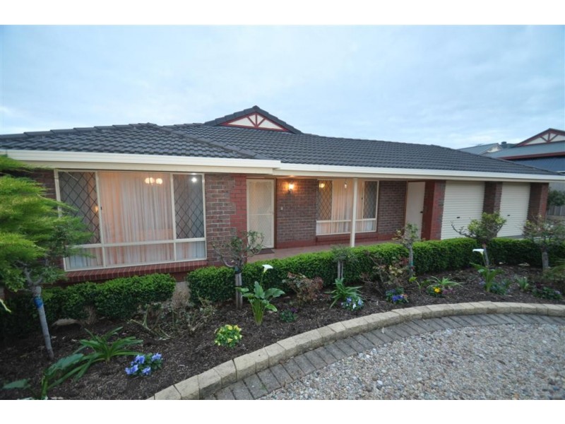 25 Dorrien Avenue, Woodcroft SA 5162