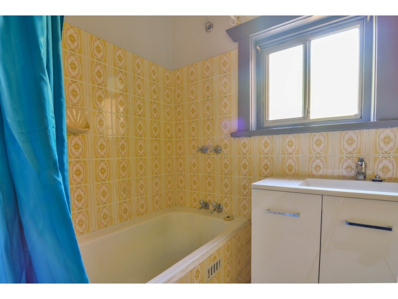 19 Johnstone Road, Oaklands Park SA 5046