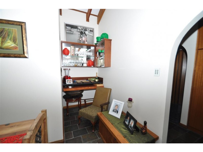 10 James Road, Happy Valley SA 5159