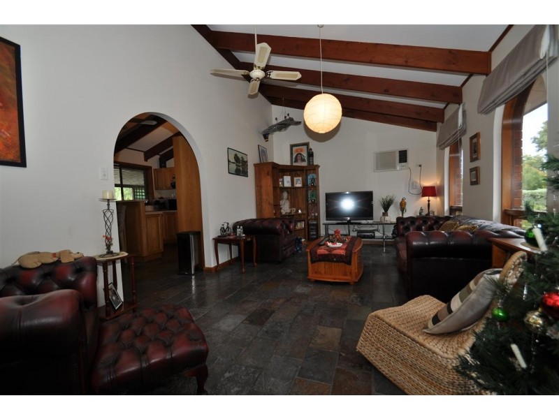 10 James Road, Happy Valley SA 5159