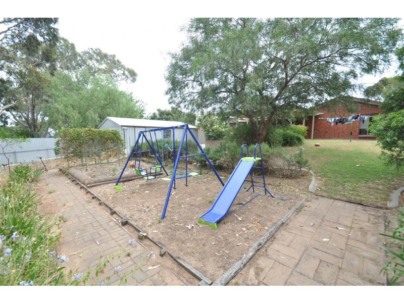 10 James Road, Happy Valley SA 5159