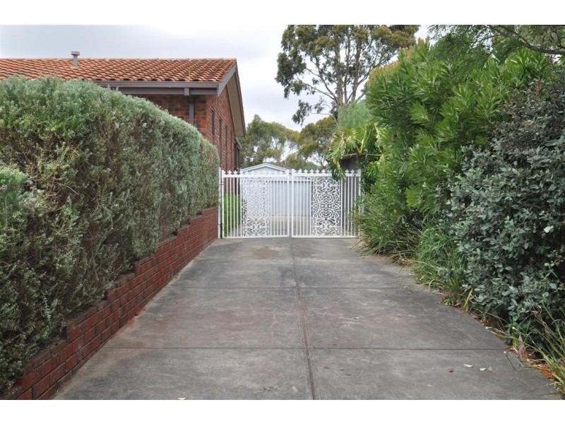 10 James Road, Happy Valley SA 5159