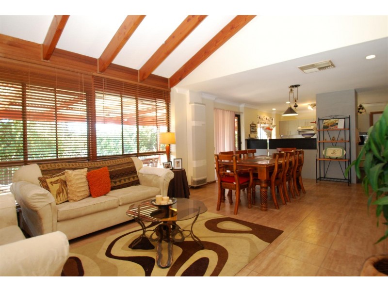 1 Latimer Crescent, Trott Park SA 5158