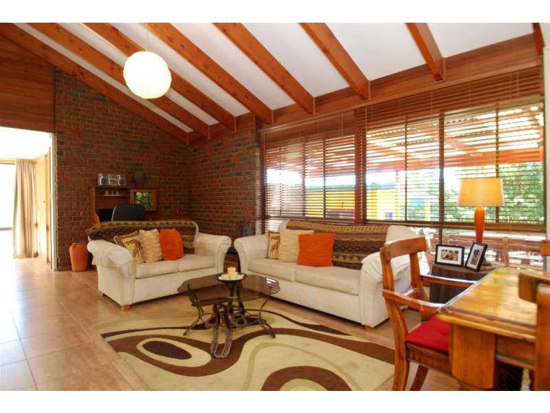 1 Latimer Crescent, Trott Park SA 5158