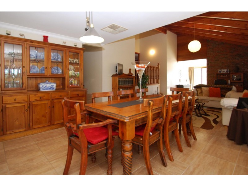 1 Latimer Crescent, Trott Park SA 5158