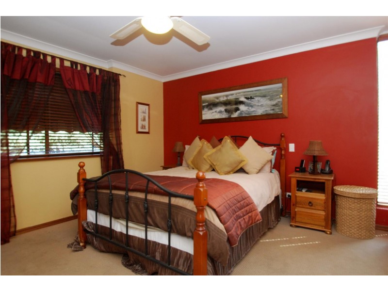 1 Latimer Crescent, Trott Park SA 5158