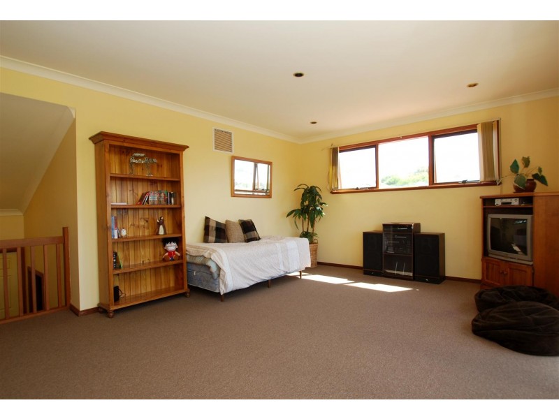 1 Latimer Crescent, Trott Park SA 5158