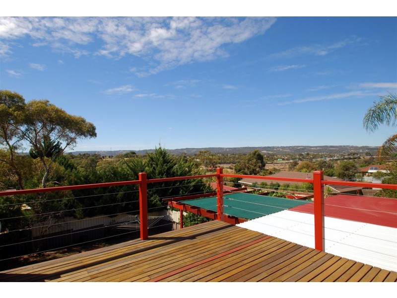 1 Latimer Crescent, Trott Park SA 5158