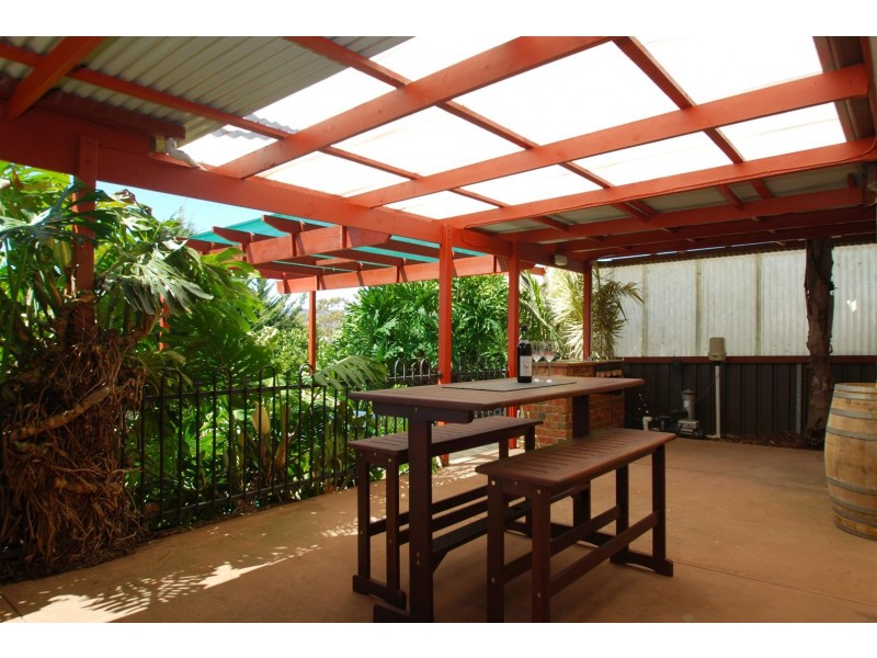 1 Latimer Crescent, Trott Park SA 5158