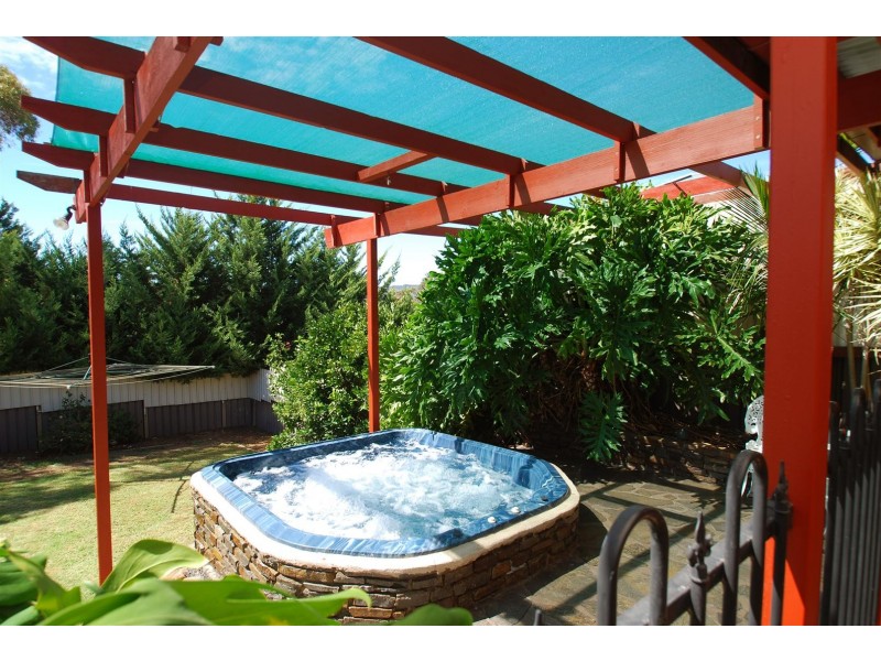 1 Latimer Crescent, Trott Park SA 5158