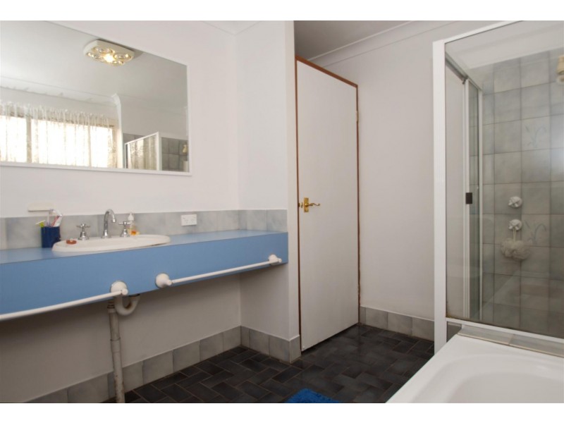 1 Latimer Crescent, Trott Park SA 5158