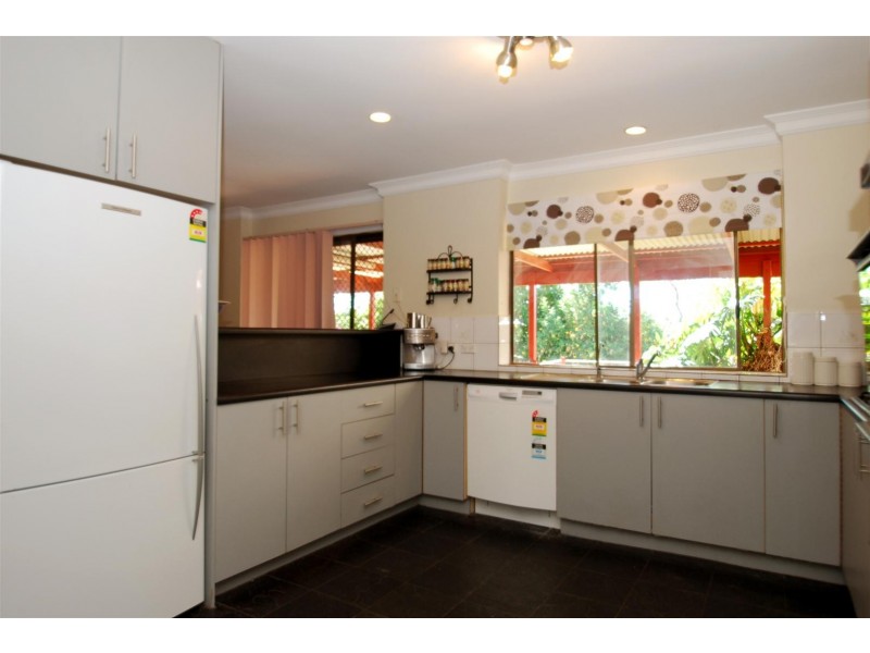 1 Latimer Crescent, Trott Park SA 5158