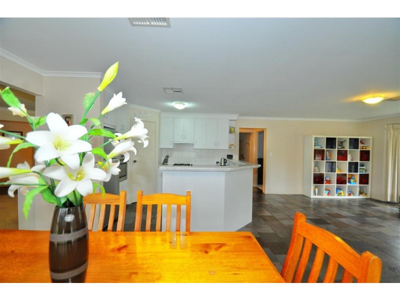 4 Merrivale Drive, Happy Valley SA 5159