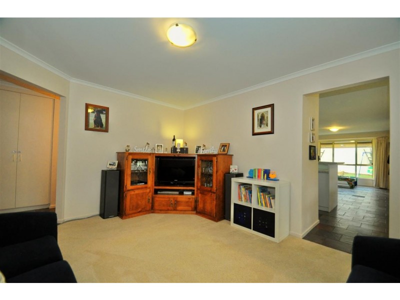 4 Merrivale Drive, Happy Valley SA 5159