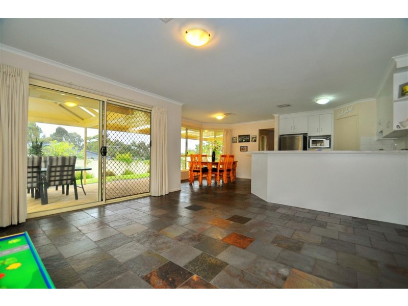 4 Merrivale Drive, Happy Valley SA 5159