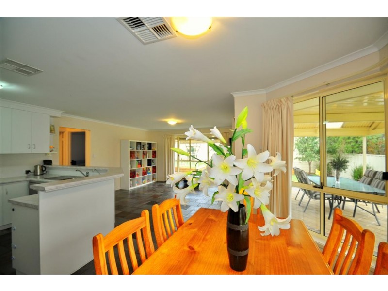 4 Merrivale Drive, Happy Valley SA 5159