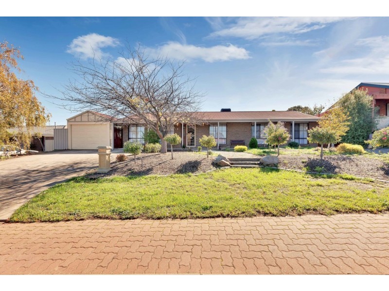 9 Woodcroft Drive, Morphett Vale SA 5162
