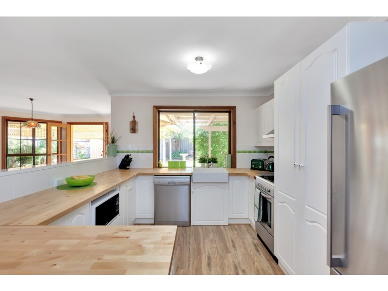 9 Woodcroft Drive, Morphett Vale SA 5162