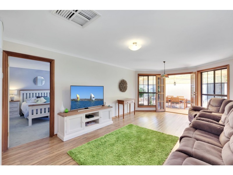 9 Woodcroft Drive, Morphett Vale SA 5162