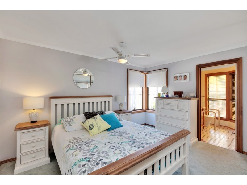 9 Woodcroft Drive, Morphett Vale SA 5162