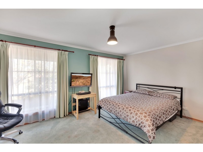 9 Woodcroft Drive, Morphett Vale SA 5162