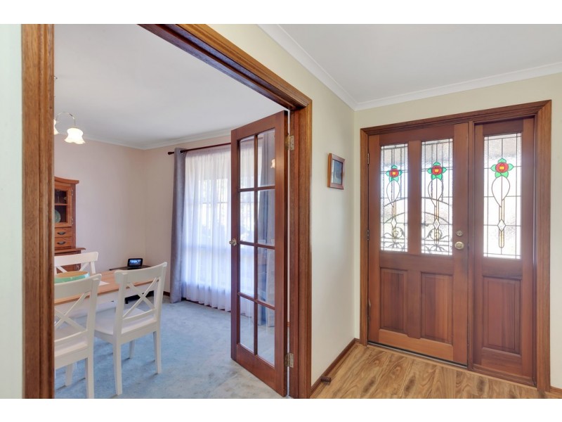 9 Woodcroft Drive, Morphett Vale SA 5162