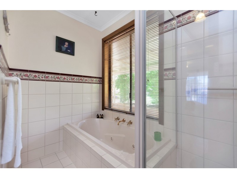 9 Woodcroft Drive, Morphett Vale SA 5162