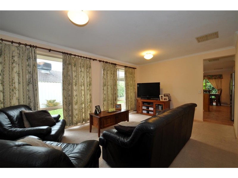 4 Lowell Court, Woodcroft SA 5162