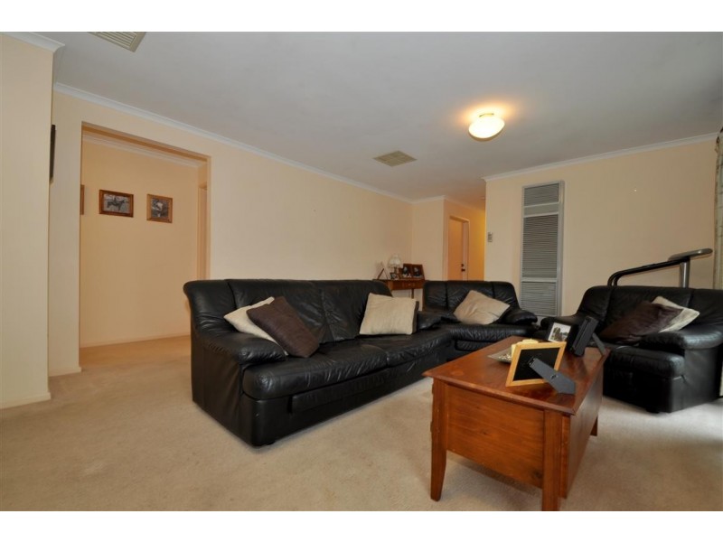 4 Lowell Court, Woodcroft SA 5162