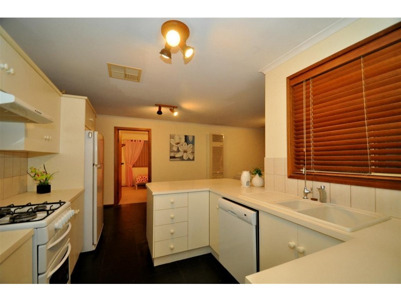 2 Birksdale Court, Morphett Vale SA 5162